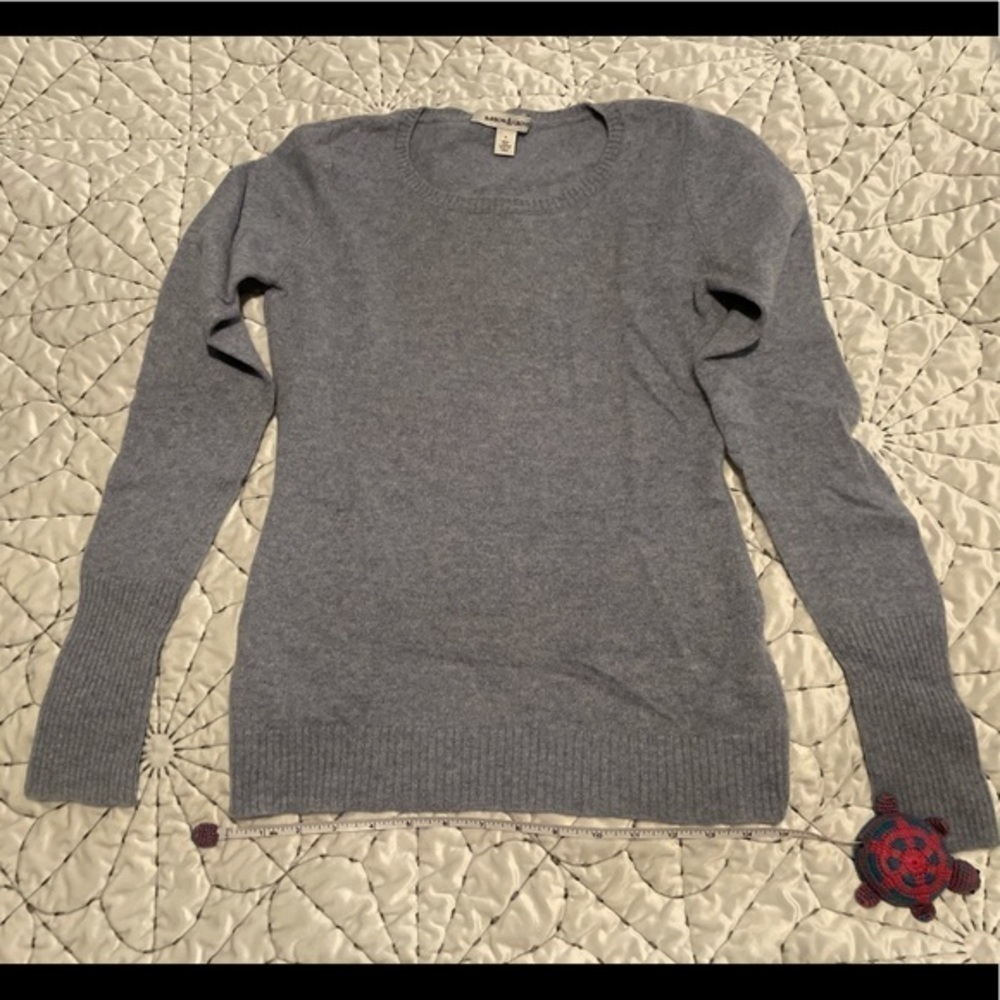 Caroline Cashmere Classic Crewneck Sweater sz S